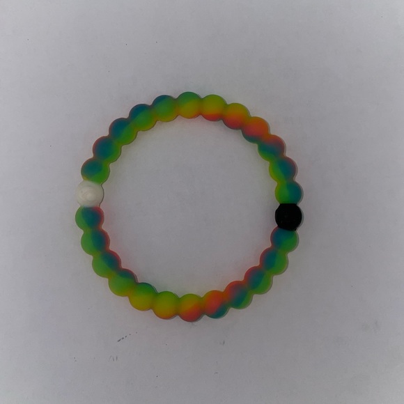 Lokai Bracelet- 5 pack (all exclusive collections) - Picture 3 of 6